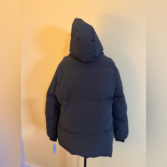 NWT Noize Stacy Short Length Puffer in Charcoal
Size Large - Picture 9 of 11